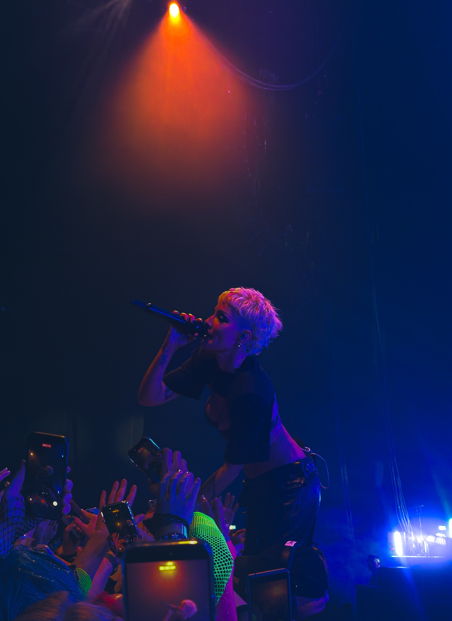 Halsey, frame 05