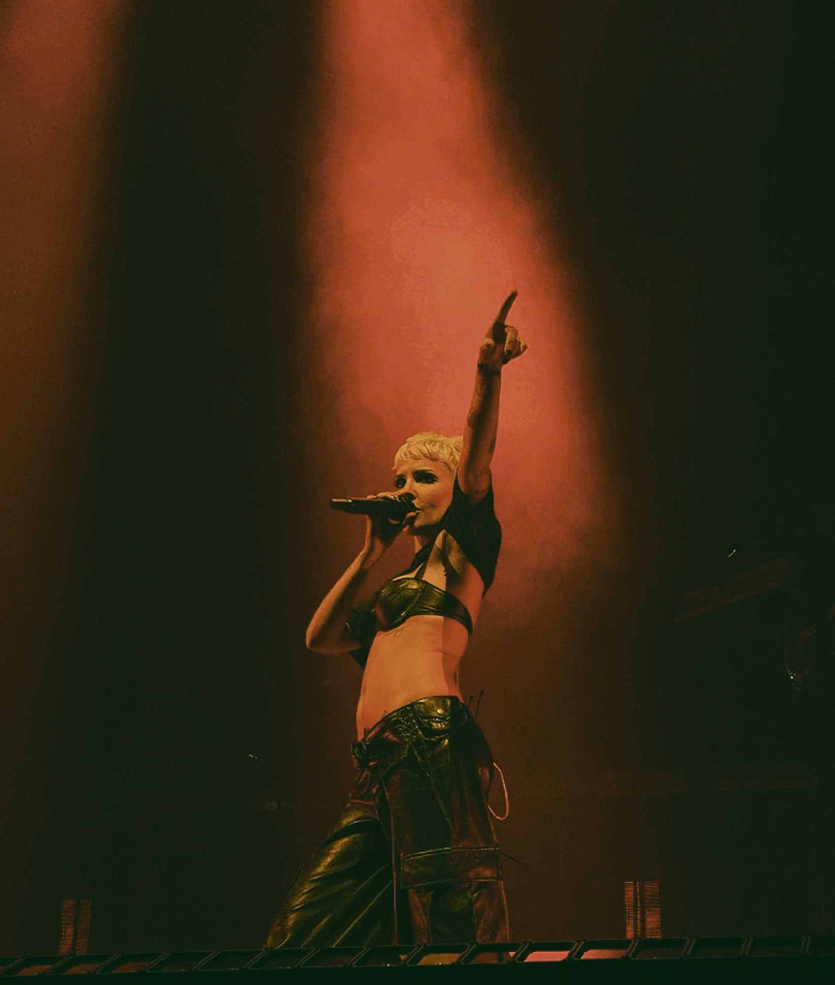 Halsey, frame 10