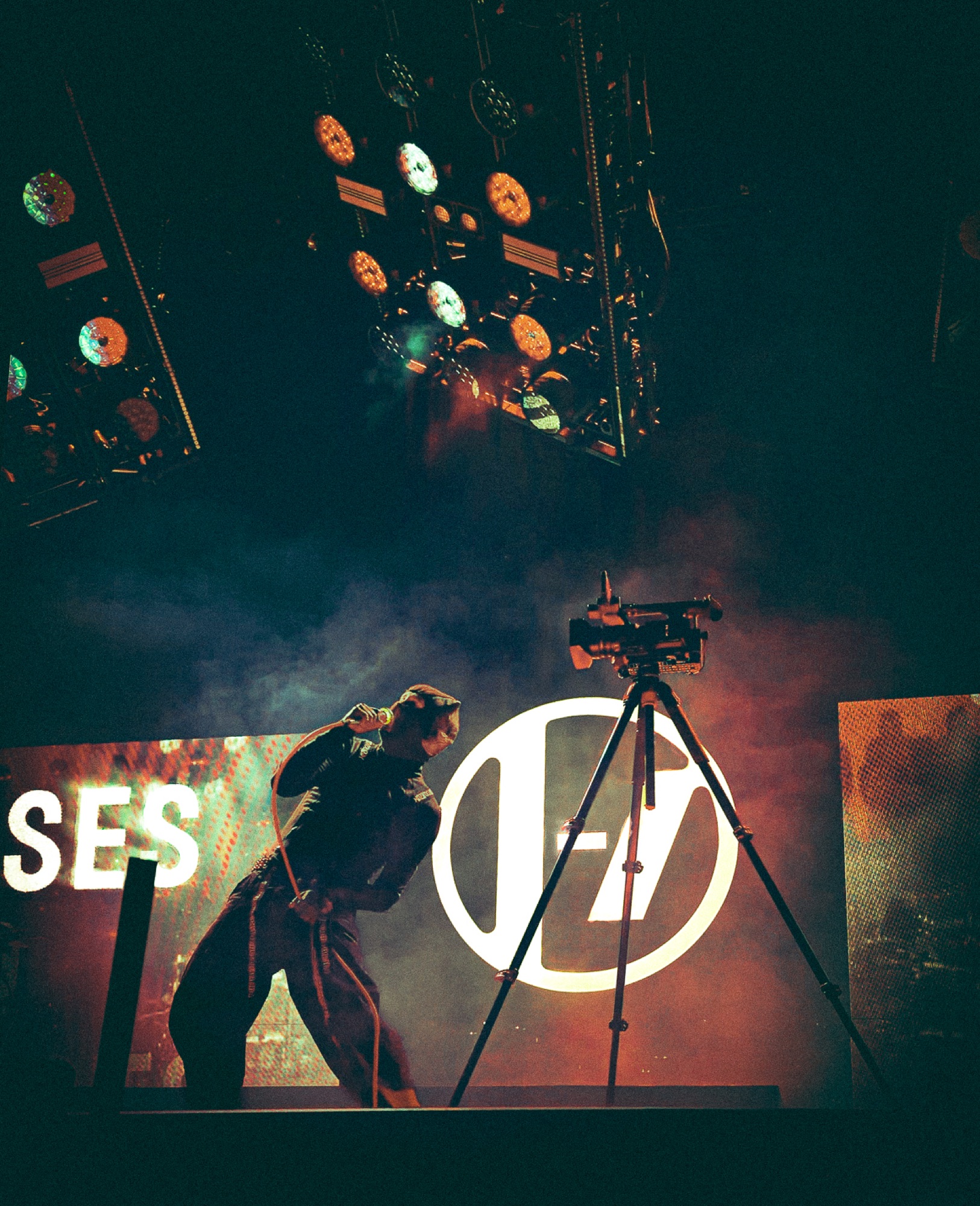 Twenty One Pilots, frame 00