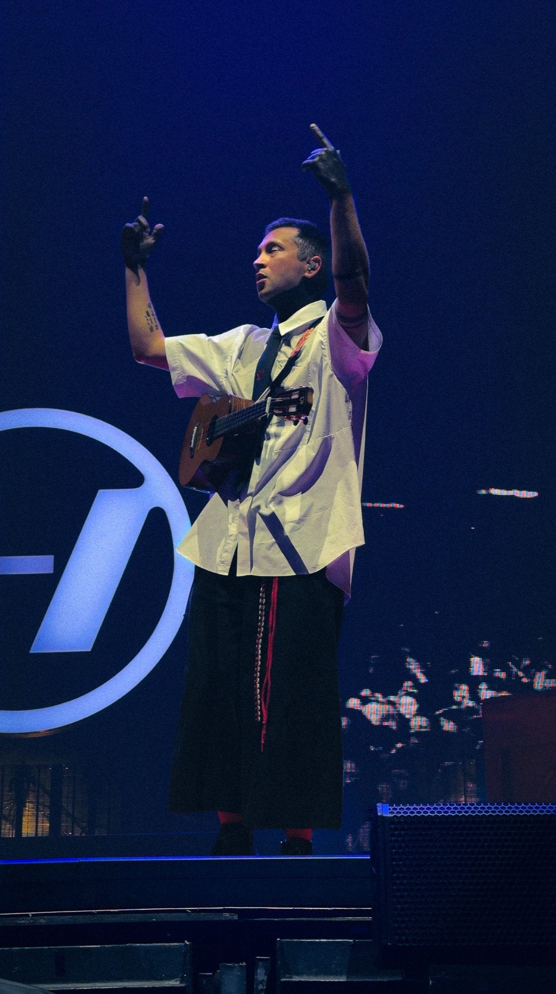 Twenty One Pilots, frame 04