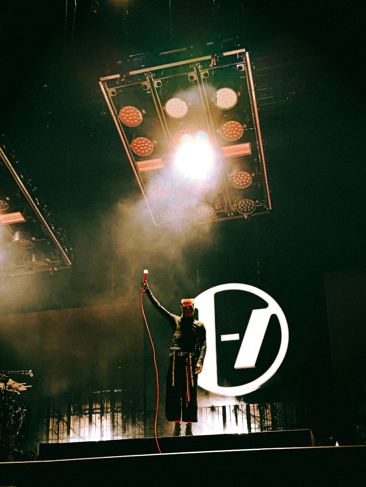 Twenty One Pilots, frame 07